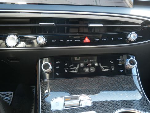 New 2026 Genesis GV70 3.5T Sport Prestige image 9