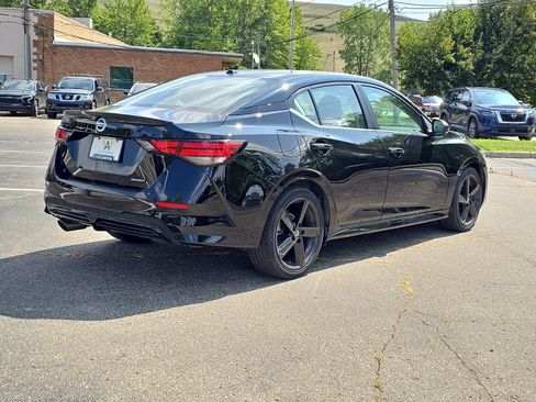 Used 2023 Nissan Sentra SR w/ Midnight Edition Package FWD image 4
