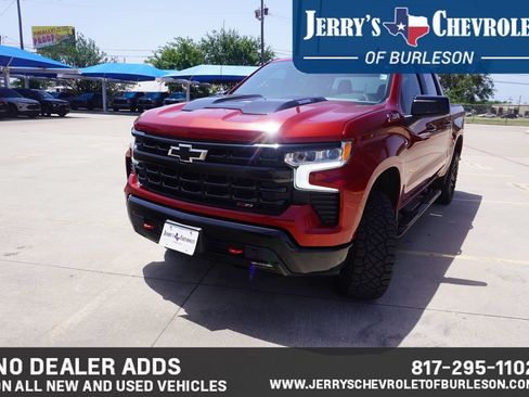 Used 2024 Chevrolet Silverado 1500 LT Trail Boss AWD/4WD image 2