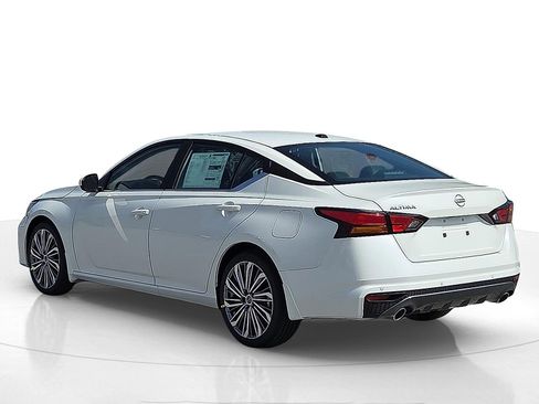 New 2026 Nissan Altima 2.5 SV image 4