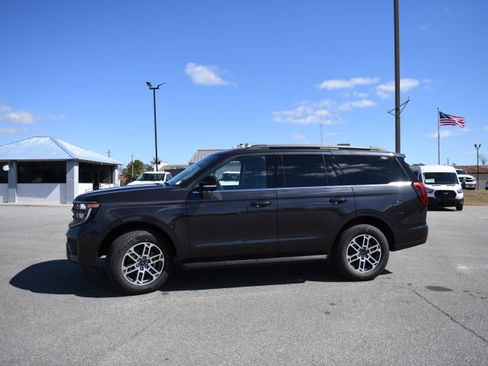 New 2026 Ford Expedition Active image 7