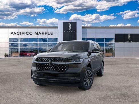 New 2026 Lincoln Navigator Black Label AWD/4WD image 2