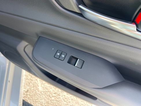 New 2026 Toyota Prius Plug-In Hybrid FWD image 19