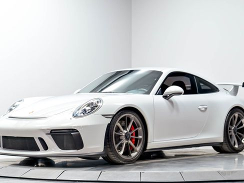 Used 2018 Porsche 911 GT3 RWD image 2
