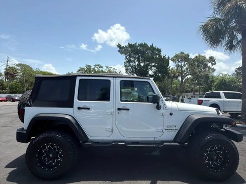 Used 2012 Jeep Wrangler Unlimited Sport AWD/4WD image 4