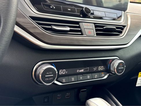 New 2026 Nissan Altima 2.5 SV FWD image 8