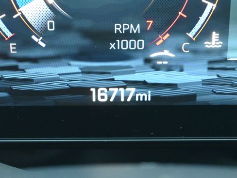 Used 2025 Chevrolet Tahoe Z71 w/ Z71 Off-Road Package image 23