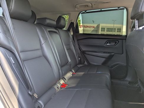 Used 2023 Nissan Rogue SV w/ SV Premium B Package FWD image 30