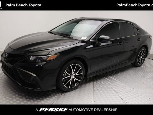 Used 2024 Toyota Camry SE FWD image 1