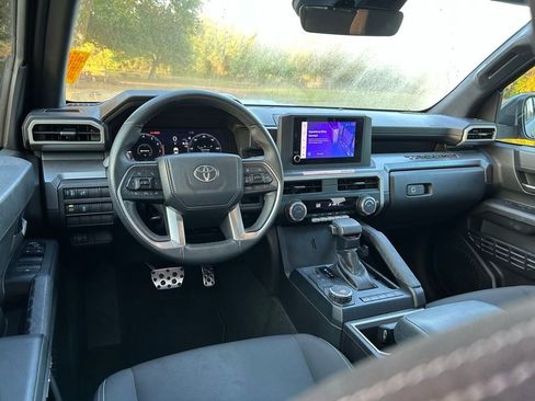 Used 2024 Toyota Tacoma TRD Sport image 12