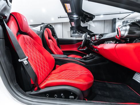Used 2023 Ferrari 812 GTS RWD image 27