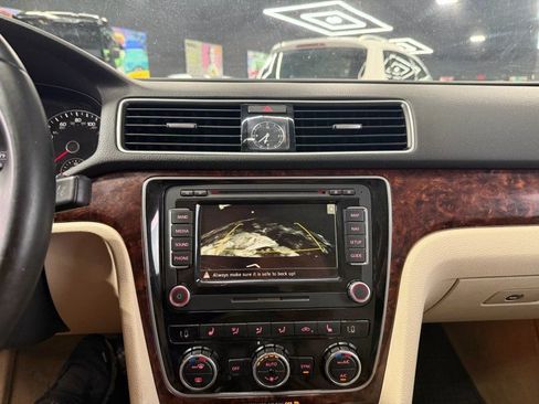 Used 2013 Volkswagen Passat TDI SEL Premium FWD image 13