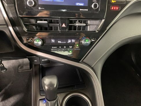 Used 2023 Toyota Camry SE image 12