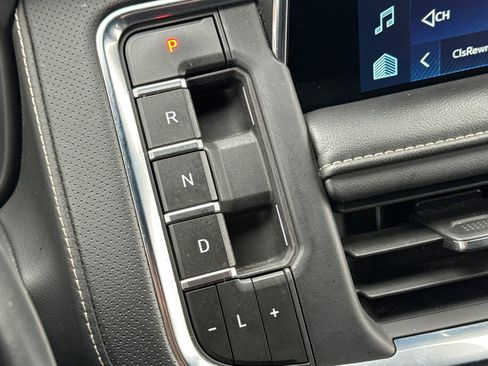 Certified 2023 Chevrolet Suburban Premier image 25