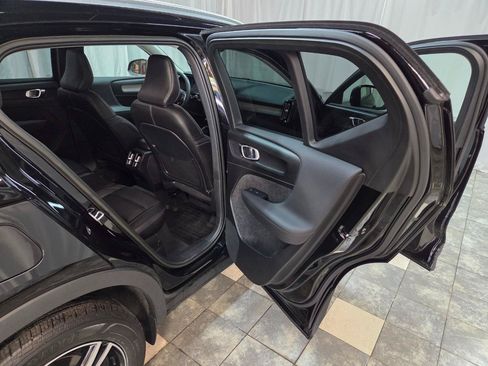 Used 2023 Volvo XC40 B5 Core AWD/4WD image 14