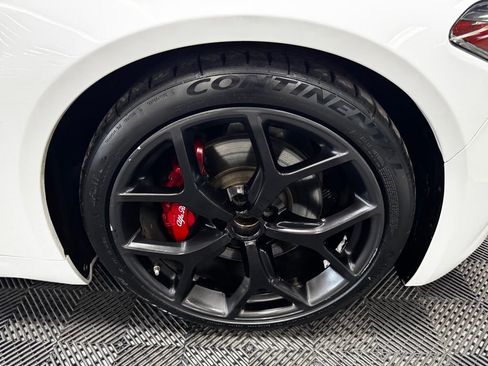 Used 2019 Alfa Romeo Giulia Ti w/ Nero Edizione image 18