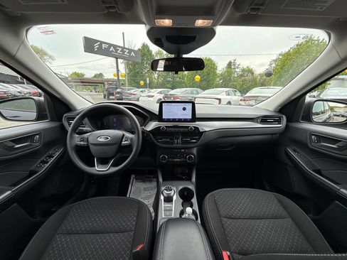 Used 2025 Ford Escape Active AWD/4WD image 3