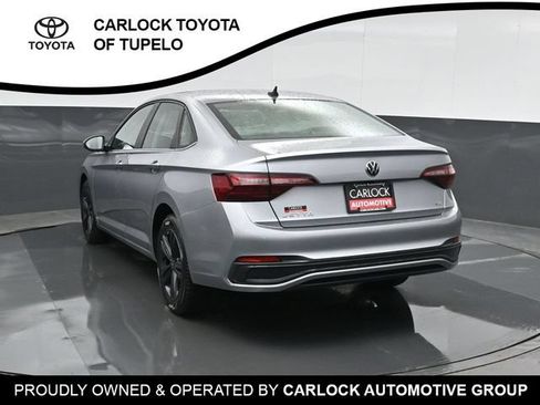 Used 2024 Volkswagen Jetta SE w/ Panoramic Sunroof Package FWD image 11