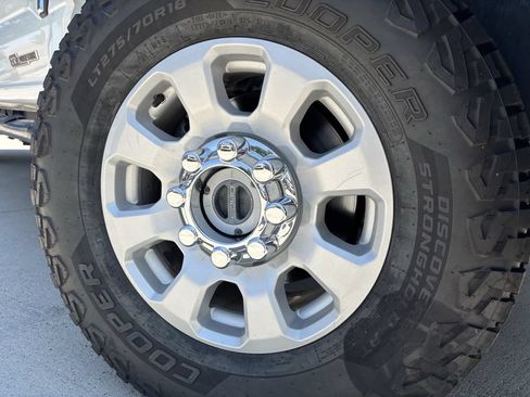 Used 2023 Ford F250 XLT w/ FX4 Off-Road Package AWD/4WD image 10
