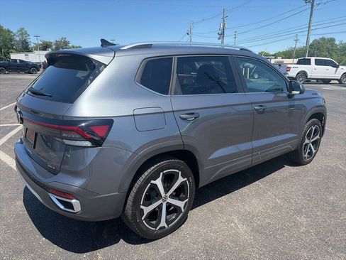 Used 2025 Volkswagen Taos SEL AWD/4WD image 7