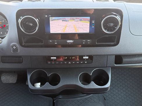 Used 2025 Mercedes-Benz Sprinter 2500 image 18