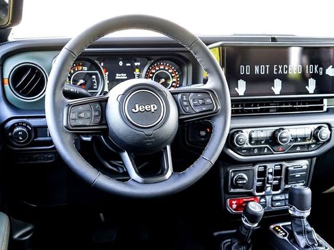 New 2025 Jeep Gladiator Mojave w/ Convenience Group image 26