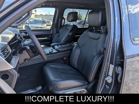 Used 2023 Jeep Wagoneer Series III w/ Premium Group I AWD/4WD image 15