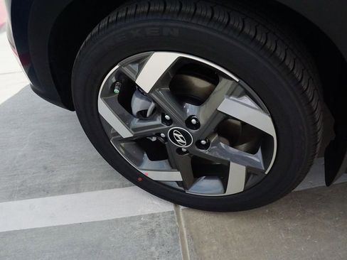 New 2026 Hyundai Venue SEL FWD image 9