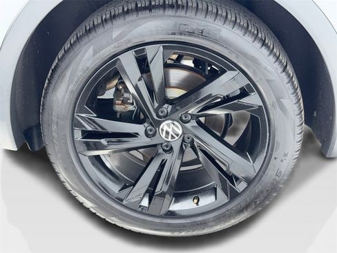 Used 2024 Volkswagen Tiguan SE R-Line image 57