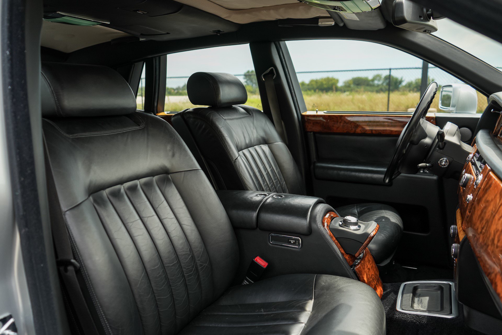 Used 2005 Rolls-Royce Phantom Sedan RWD image 28