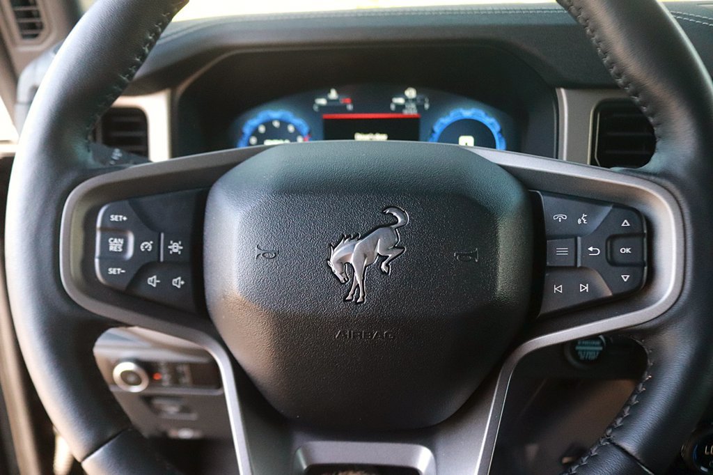 Used 2025 Ford Bronco Outer Banks AWD/4WD image 19