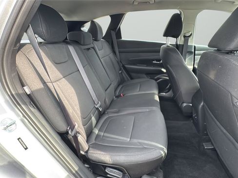 Used 2025 Hyundai Tucson SE FWD image 13