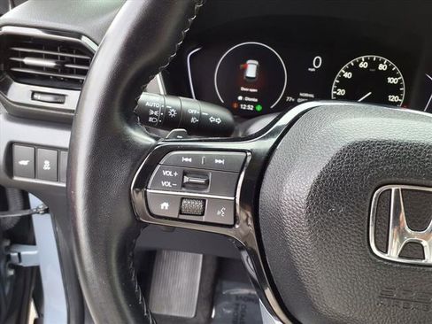 Used 2023 Honda Pilot Touring image 18