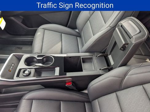 New 2026 Chevrolet Equinox LT w/ Convenience Package II image 20