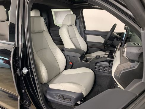 Used 2026 Toyota Tacoma Limited image 37