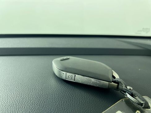 Certified 2025 Kia Sorento SX image 37