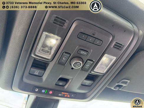Used 2021 GMC Yukon XL AT4 w/ Rear Media and Nav Package AWD/4WD image 19