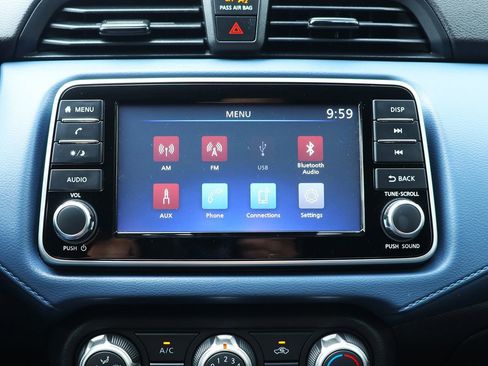 Used 2023 Nissan Versa SV image 43