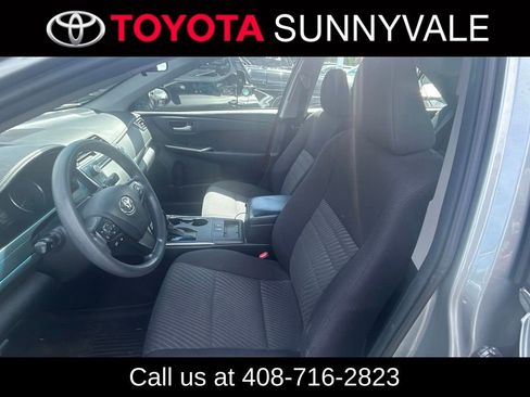 Used 2017 Toyota Camry LE image 5