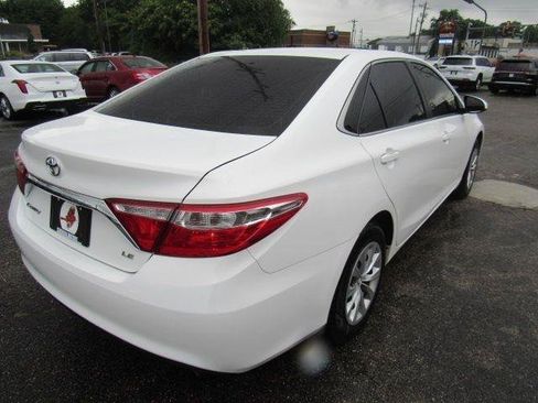 Used 2017 Toyota Camry LE FWD image 11