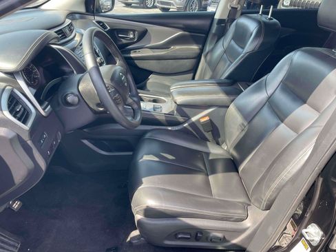 Used 2022 Nissan Murano SV FWD image 14