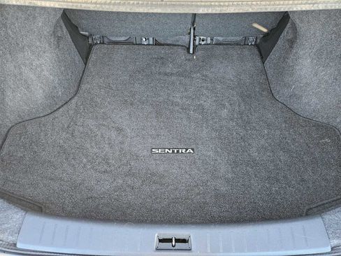 Used 2016 Nissan Sentra SL image 30