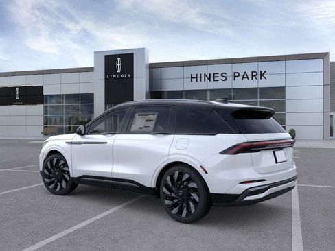 New 2026 Lincoln Nautilus Reserve image 4