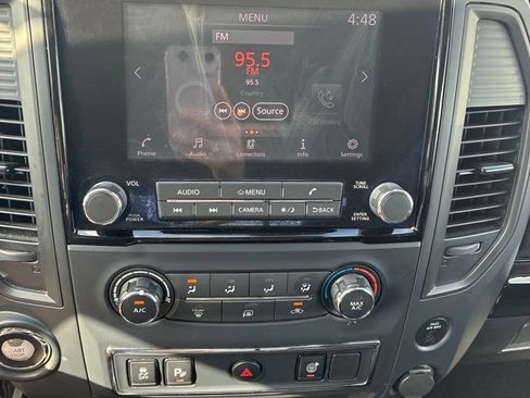Used 2022 Nissan Titan SV RWD image 17