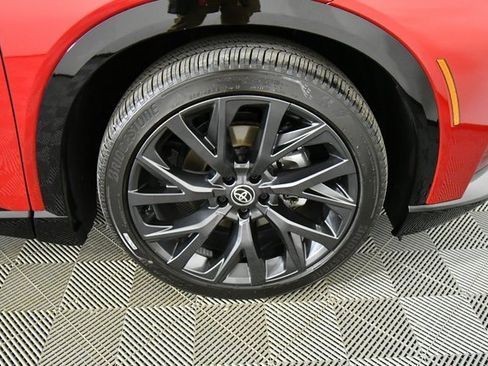 Used 2025 Toyota Crown Signia image 17