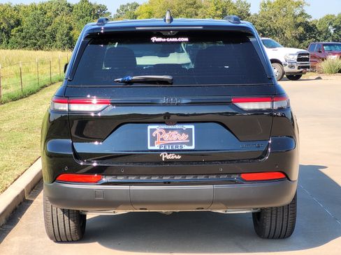 New 2025 Jeep Grand Cherokee Limited w/ Luxury Tech Group II image 4