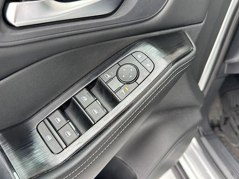 Used 2023 Nissan Rogue SV w/ SV Premium B Package image 29