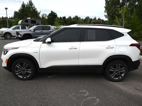 Used 2022 Kia Seltos S AWD/4WD image 2