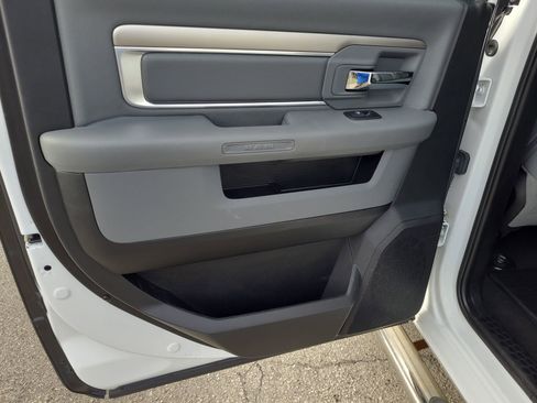 Used 2019 RAM 1500 Classic SLT image 24