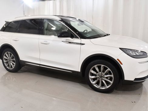 Used 2022 Lincoln Corsair AWD w/ Premium Package image 5